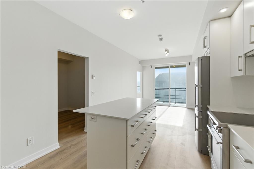 310-10 Esplanade Lane, Grimsby, ON - Indoor Photo Showing Kitchen