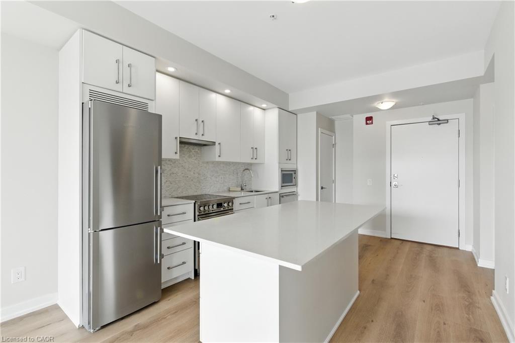 310-10 Esplanade Lane, Grimsby, ON - Indoor Photo Showing Kitchen