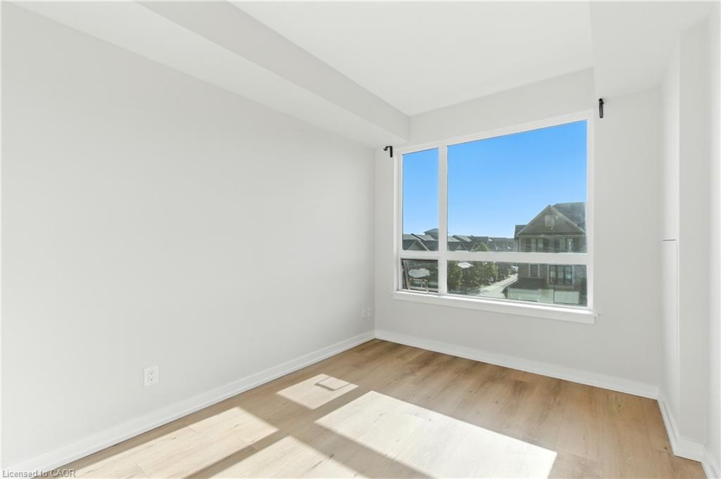 310-10 Esplanade Lane, Grimsby, ON - Indoor Photo Showing Other Room