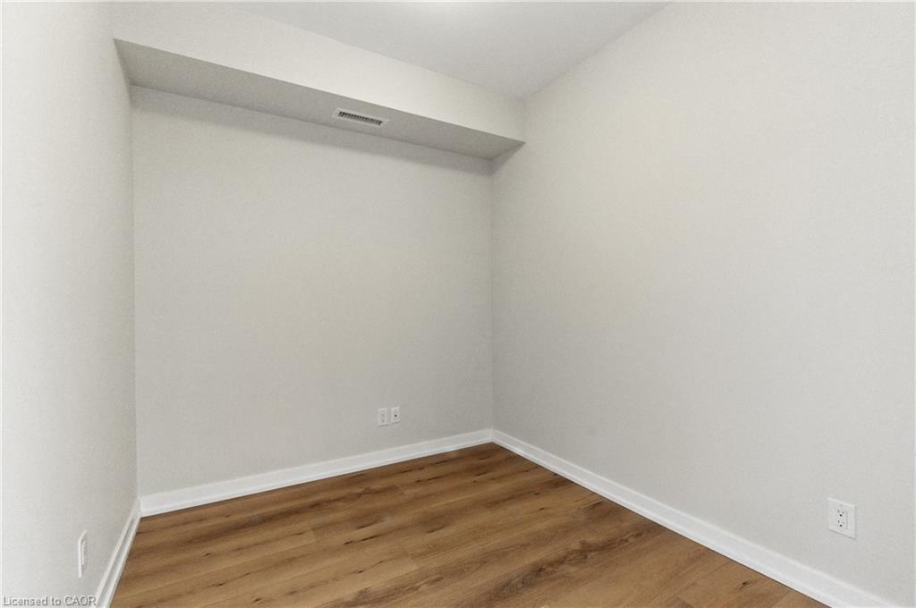 310-10 Esplanade Lane, Grimsby, ON - Indoor Photo Showing Other Room