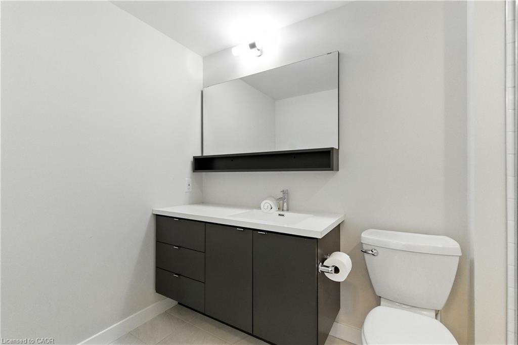 310-10 Esplanade Lane, Grimsby, ON - Indoor Photo Showing Bathroom