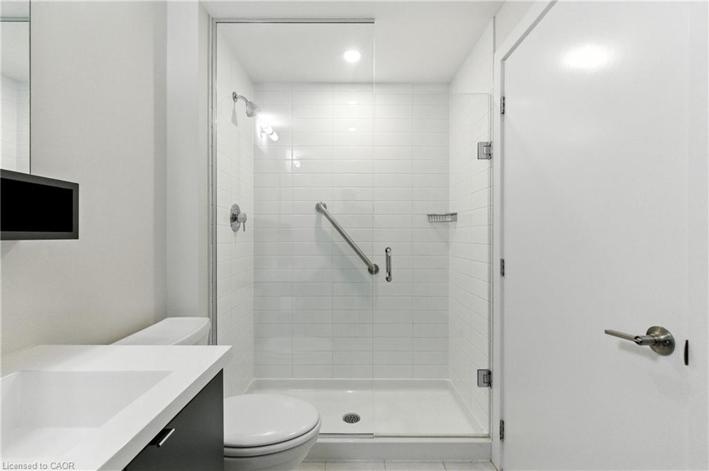 310-10 Esplanade Lane, Grimsby, ON - Indoor Photo Showing Bathroom