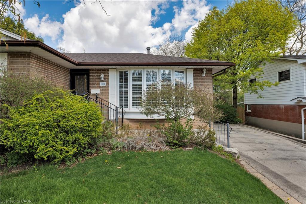 1181 Newton Road, Oakville, ON - Outdoor