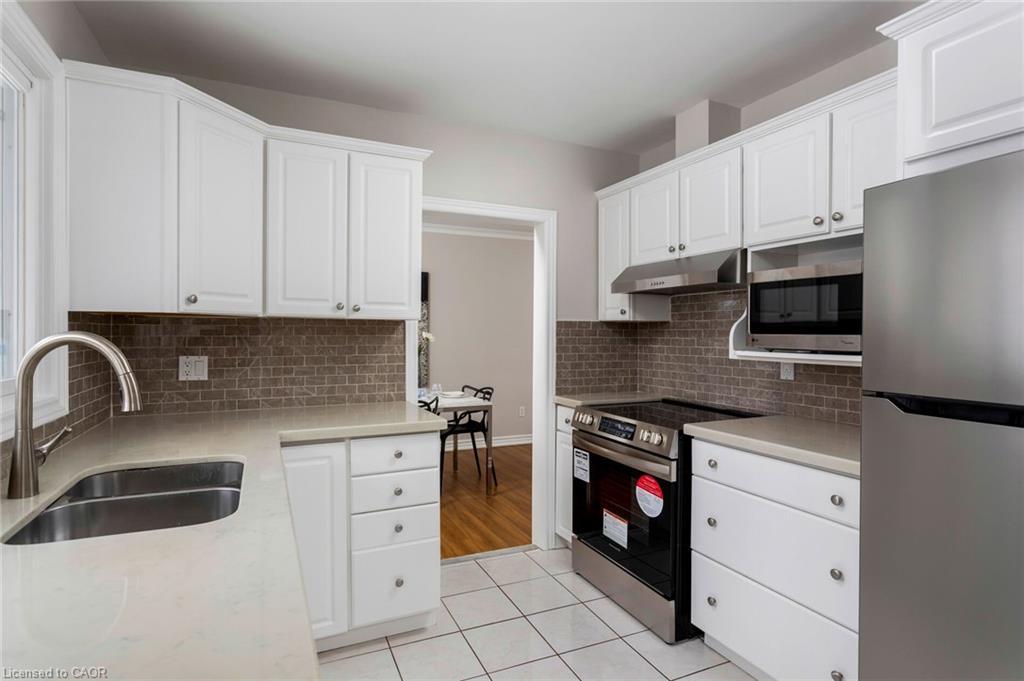 1181 Newton Road, Oakville, ON - Indoor Photo Showing Kitchen With Double Sink