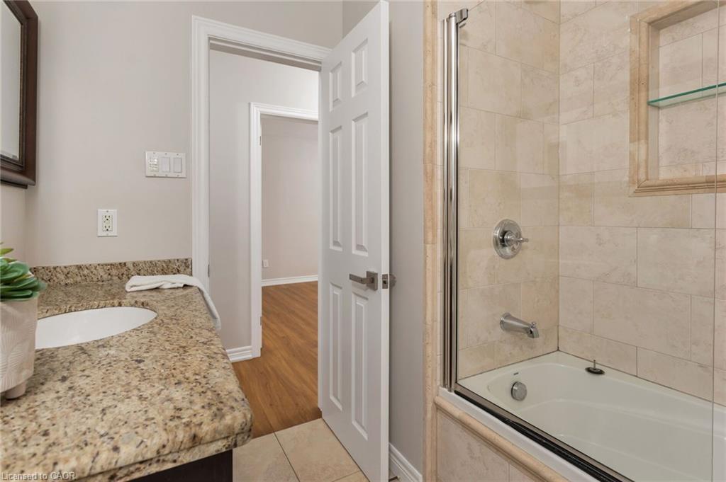 1181 Newton Road, Oakville, ON - Indoor Photo Showing Bathroom