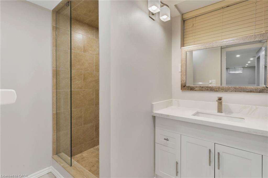 1181 Newton Road, Oakville, ON - Indoor Photo Showing Bathroom