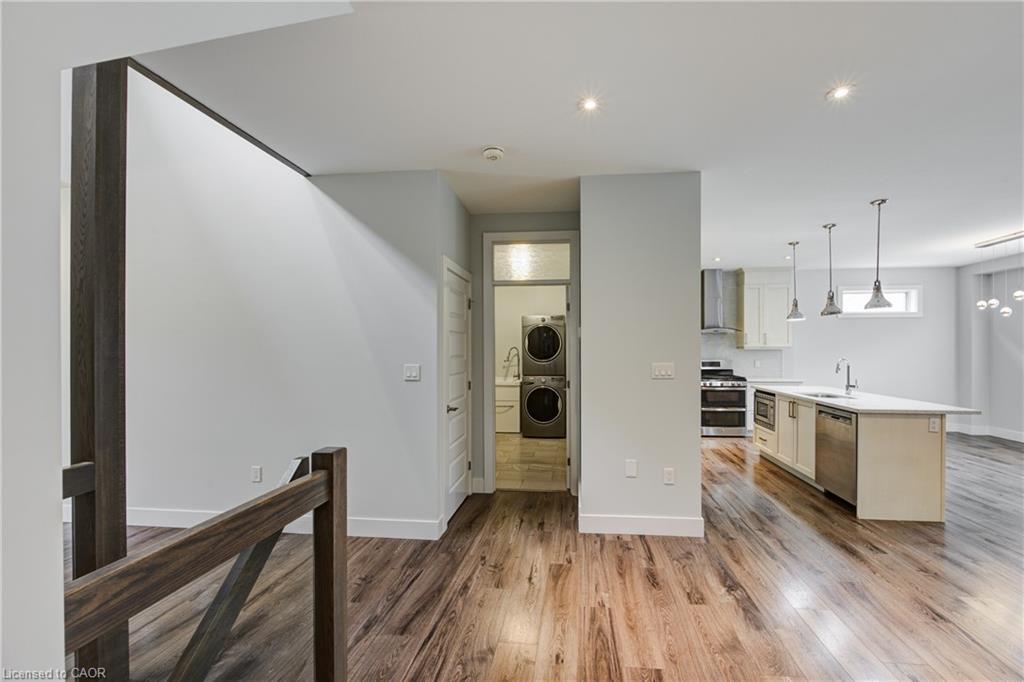 2527 Holbrook Drive, London, ON - Indoor Photo Showing Other Room