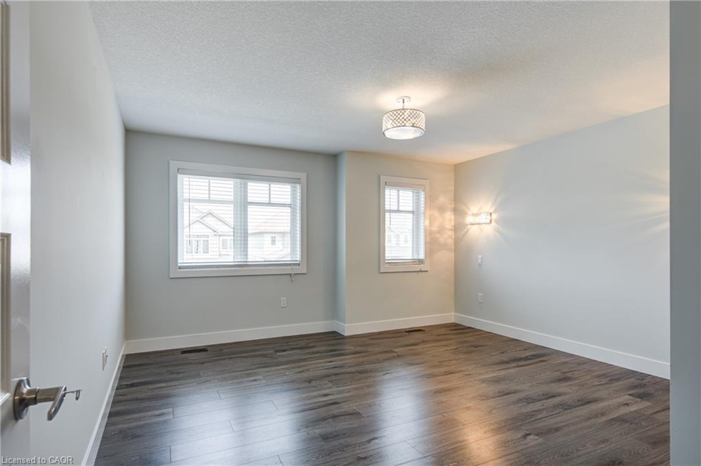 2527 Holbrook Drive, London, ON - Indoor Photo Showing Other Room