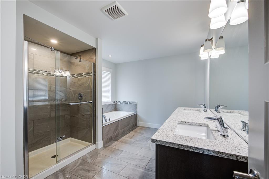 2527 Holbrook Drive, London, ON - Indoor Photo Showing Bathroom
