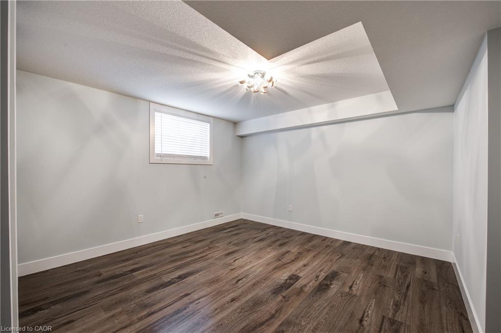 2527 Holbrook Drive, London, ON - Indoor Photo Showing Other Room