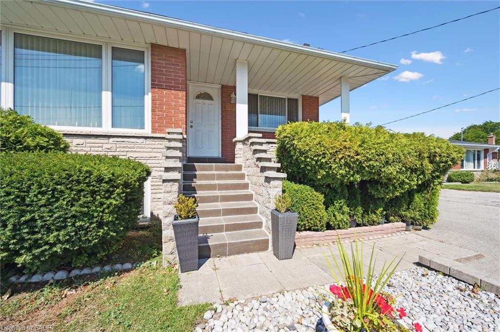 136 Fairway Road N, Kitchener, ON - Outdoor