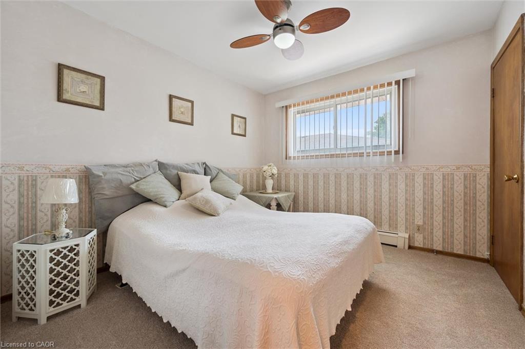 136 Fairway Road N, Kitchener, ON - Indoor Photo Showing Bedroom