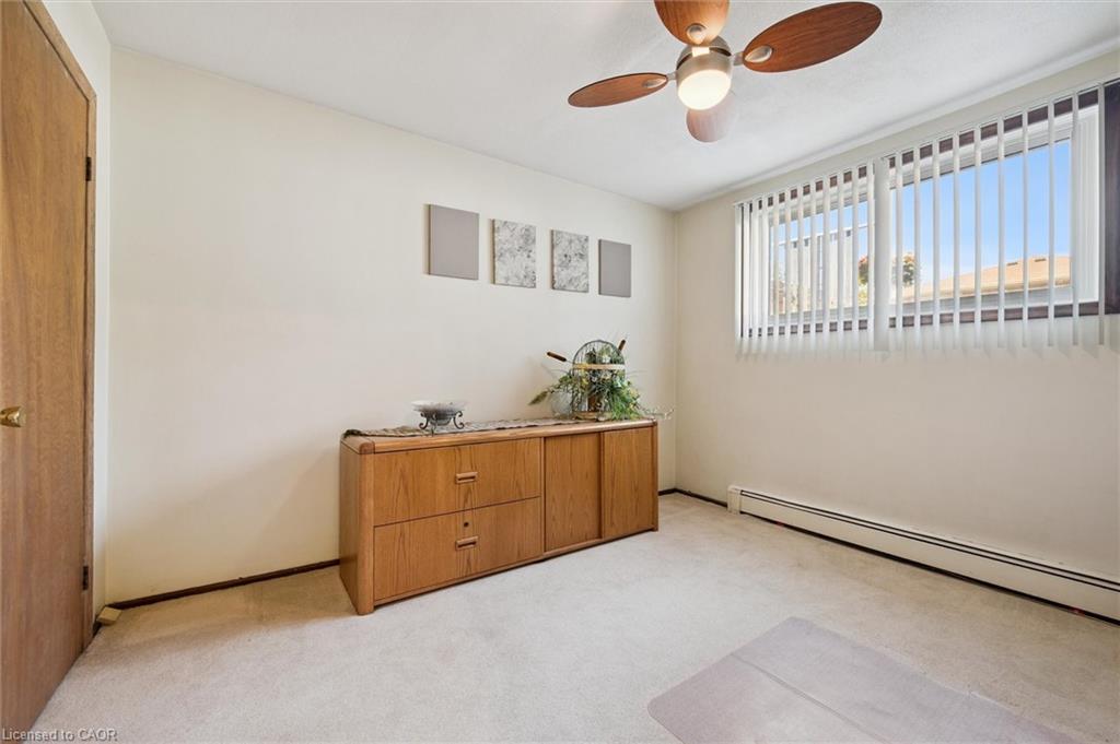 136 Fairway Road N, Kitchener, ON - Indoor Photo Showing Other Room