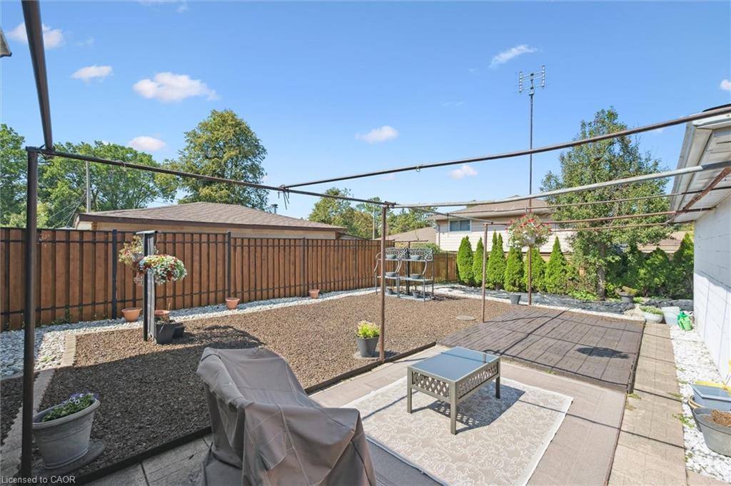 136 Fairway Road N, Kitchener, ON - Outdoor