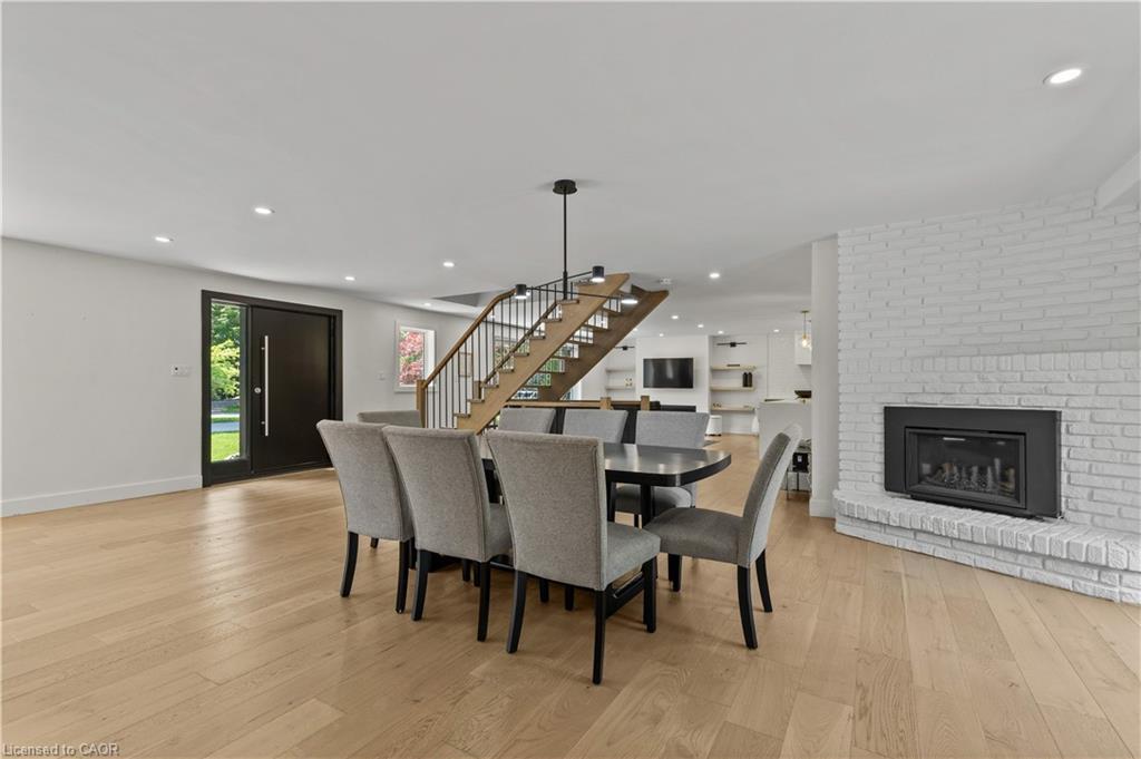 514 Oxbow Road, Waterloo, ON - Indoor With Fireplace