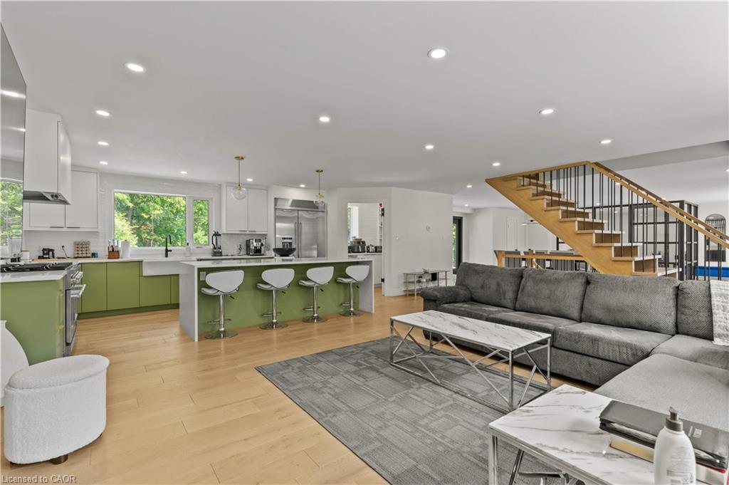 514 Oxbow Road, Waterloo, ON - Indoor Photo Showing Living Room