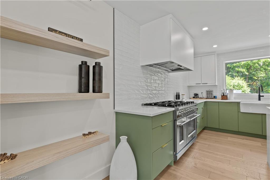 514 Oxbow Road, Waterloo, ON - Indoor Photo Showing Kitchen With Upgraded Kitchen