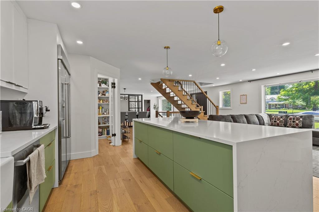 514 Oxbow Road, Waterloo, ON - Indoor Photo Showing Kitchen With Upgraded Kitchen