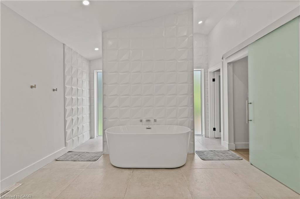 514 Oxbow Road, Waterloo, ON - Indoor Photo Showing Bathroom