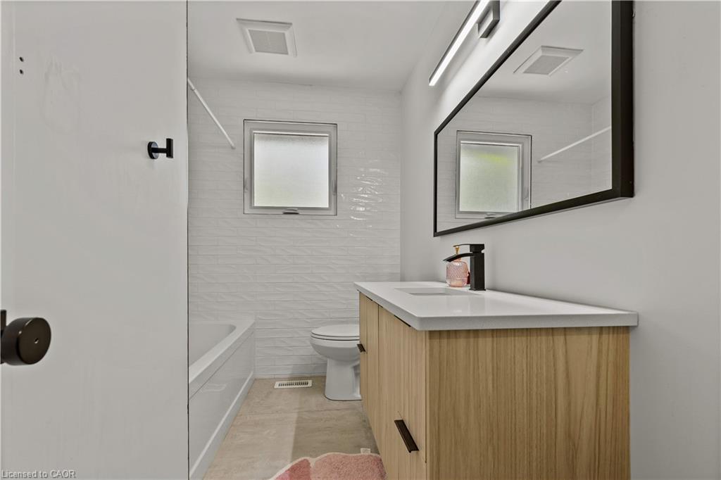 514 Oxbow Road, Waterloo, ON - Indoor Photo Showing Bathroom