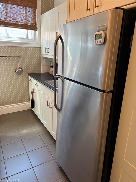 23-285 King Street W, Hamilton, ON - Indoor Photo Showing Kitchen