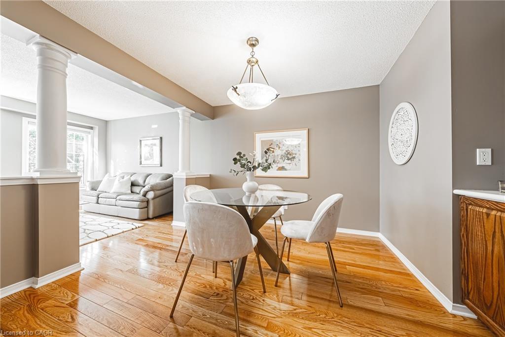9-3333 New Street, Burlington, ON - Indoor Photo Showing Dining Room