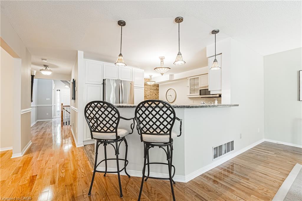 9-3333 New Street, Burlington, ON - Indoor Photo Showing Other Room