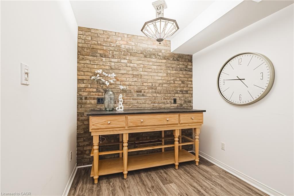 9-3333 New Street, Burlington, ON - Indoor Photo Showing Other Room