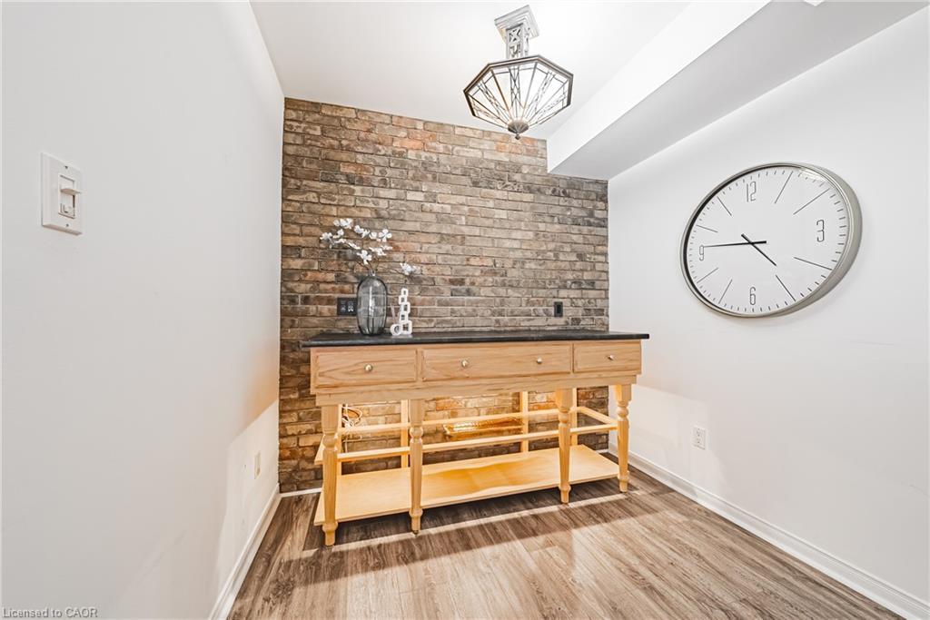 9-3333 New Street, Burlington, ON - Indoor Photo Showing Other Room