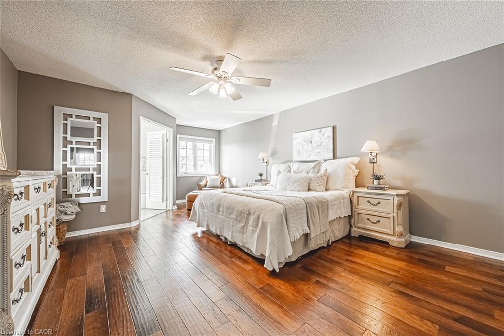 9-3333 New Street, Burlington, ON - Indoor Photo Showing Bedroom