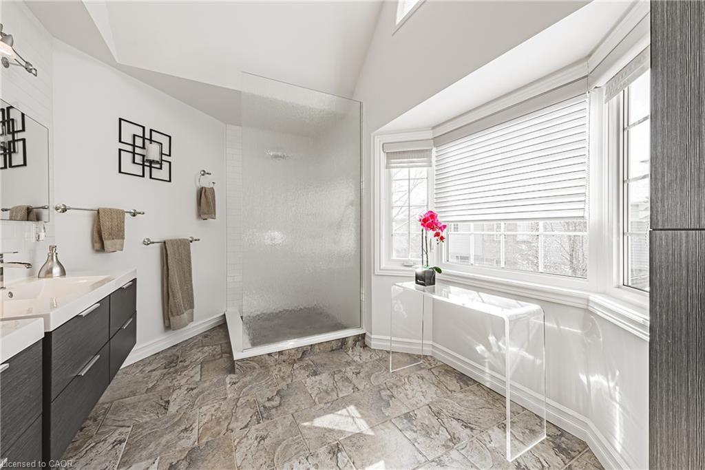 9-3333 New Street, Burlington, ON - Indoor Photo Showing Other Room