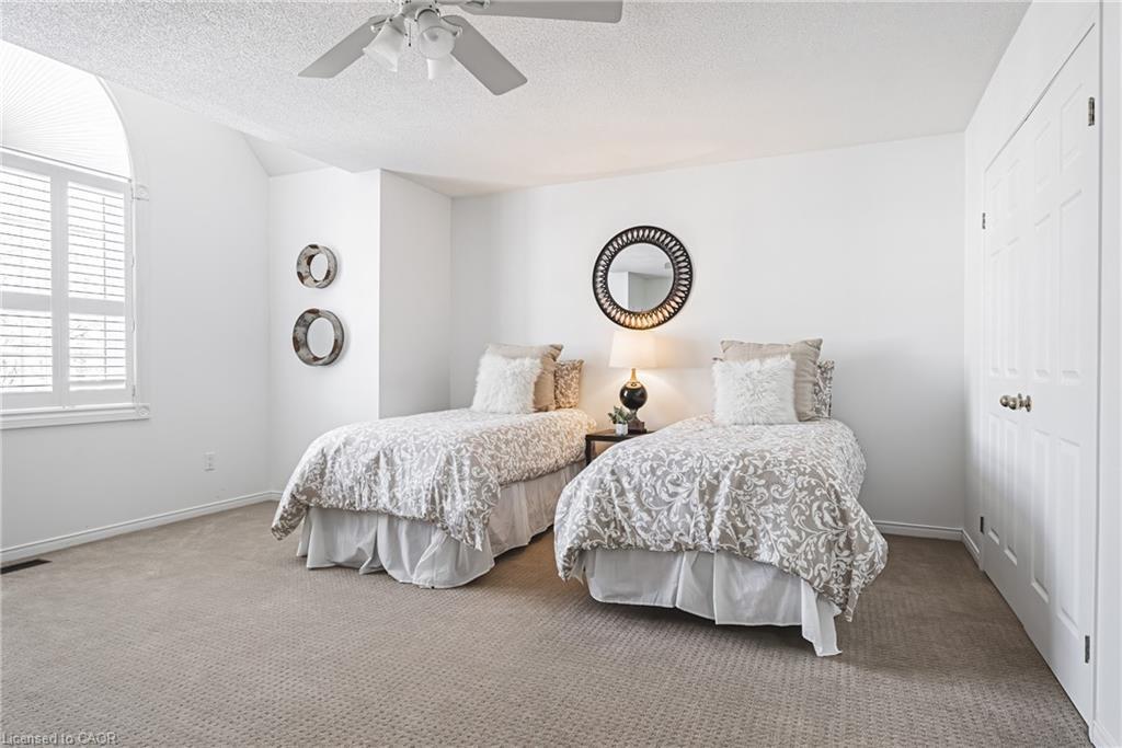 9-3333 New Street, Burlington, ON - Indoor Photo Showing Bedroom