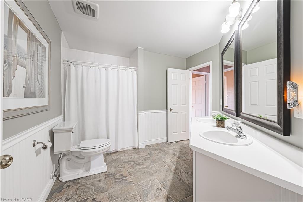 9-3333 New Street, Burlington, ON - Indoor Photo Showing Bathroom