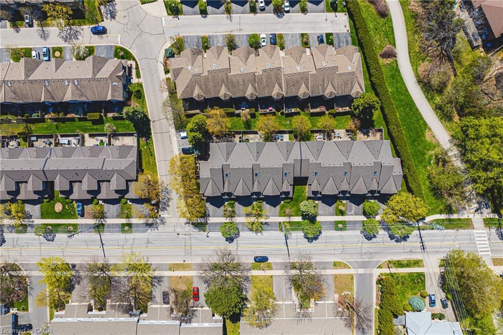 9-3333 New Street, Burlington, ON - Outdoor With View