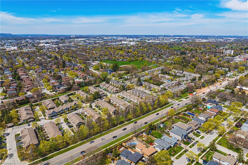 9-3333 New Street, Burlington, ON - Outdoor With View
