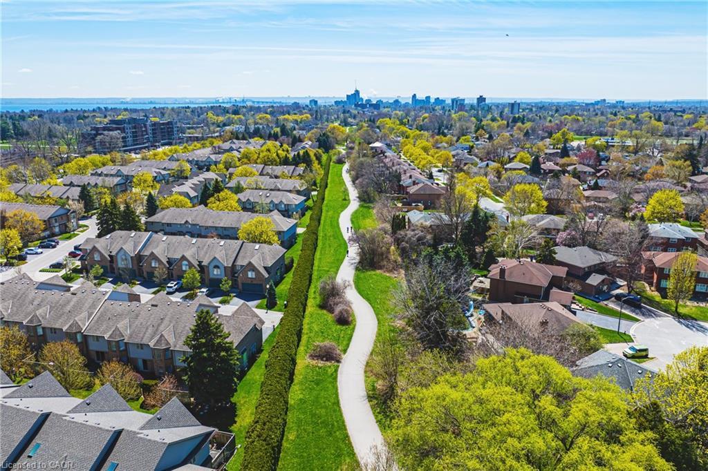 9-3333 New Street, Burlington, ON - Outdoor With View