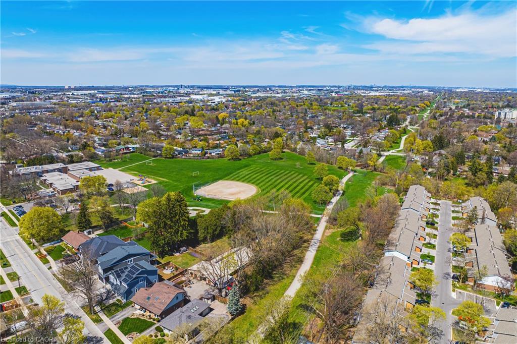 9-3333 New Street, Burlington, ON - Outdoor With View
