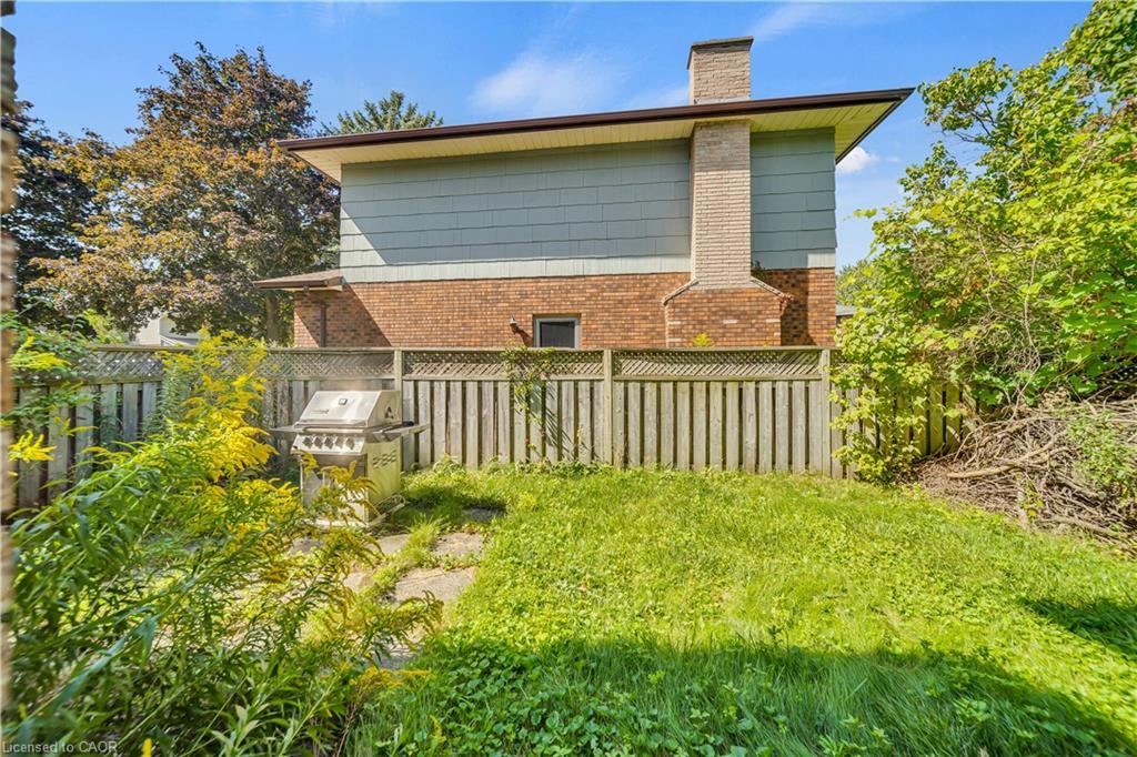 395 Mossom Place, Waterloo, ON - Outdoor