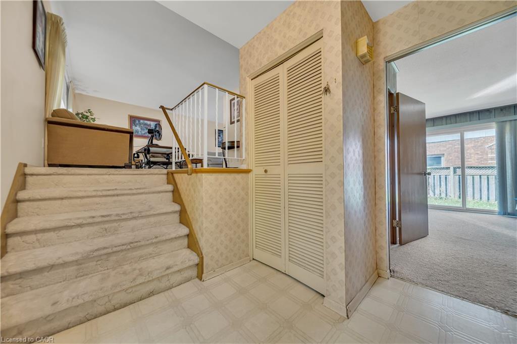 395 Mossom Place, Waterloo, ON - Indoor Photo Showing Other Room