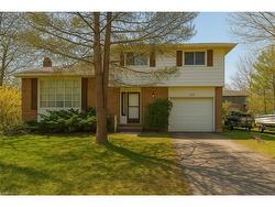 395 Mossom Place Waterloo, ON N2K 2G7