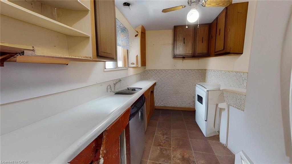 284 Garafraxa Street, Chatsworth, ON - Indoor Photo Showing Kitchen