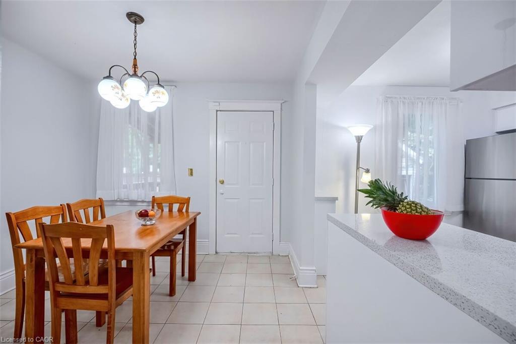 30 Webber Avenue, Hamilton, ON - Indoor Photo Showing Dining Room