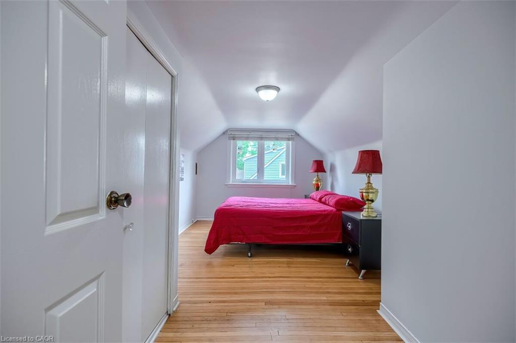 30 Webber Avenue, Hamilton, ON - Indoor Photo Showing Bedroom