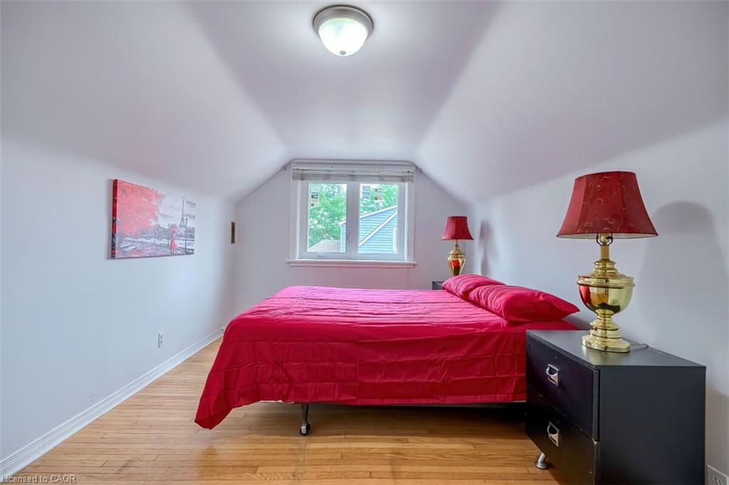 30 Webber Avenue, Hamilton, ON - Indoor Photo Showing Bedroom