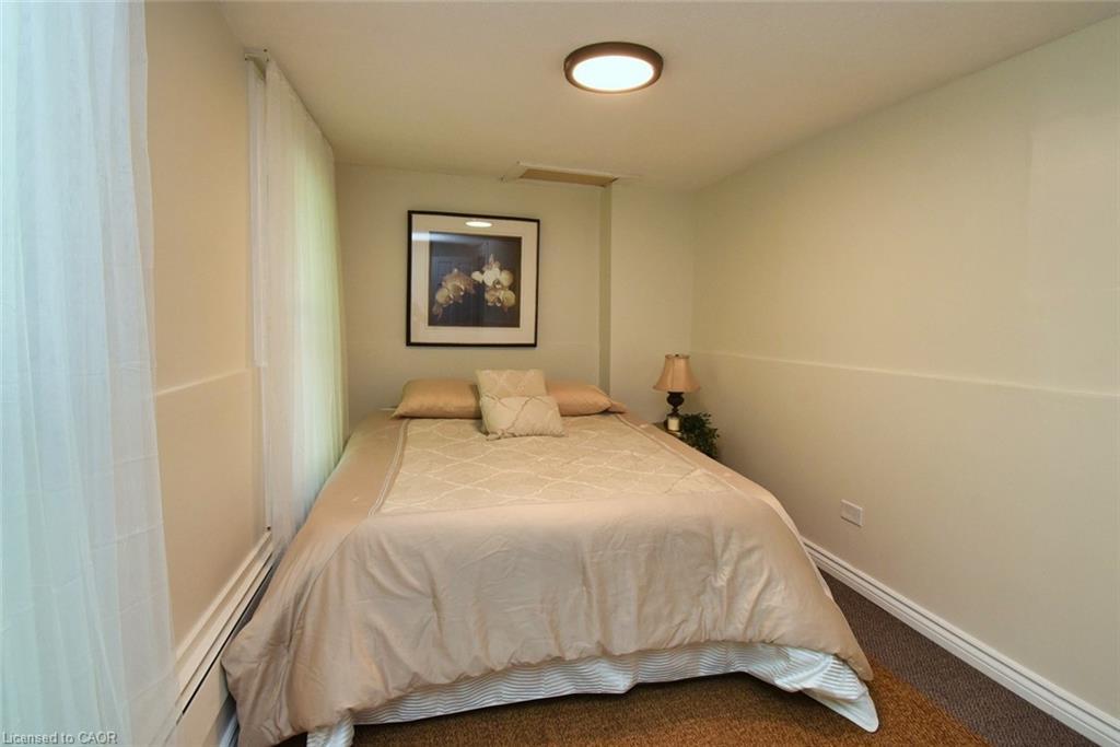 265 Hunter Street W, Hamilton, ON - Indoor Photo Showing Bedroom