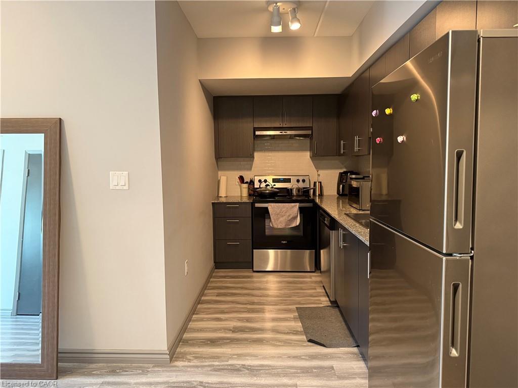 B506-275 Larch Street, Waterloo, ON - Indoor Photo Showing Kitchen With Stainless Steel Kitchen