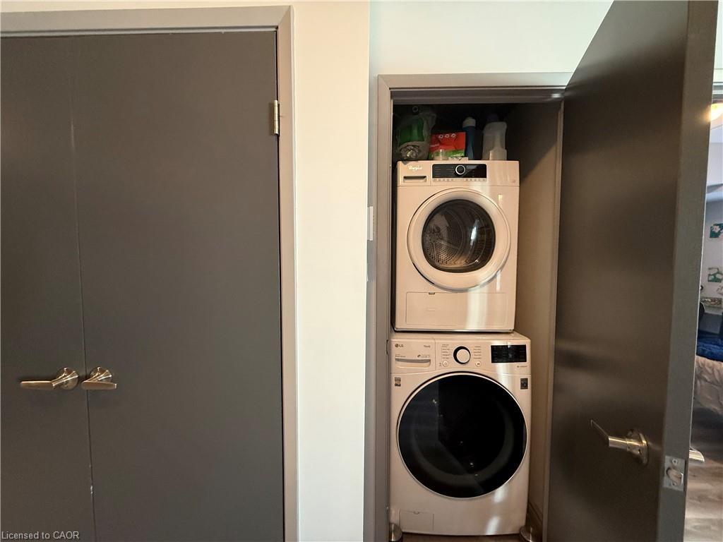 B506-275 Larch Street, Waterloo, ON - Indoor Photo Showing Laundry Room