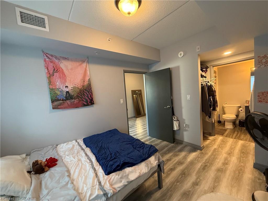B506-275 Larch Street, Waterloo, ON - Indoor Photo Showing Bedroom