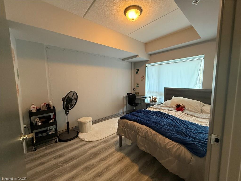 B506-275 Larch Street, Waterloo, ON - Indoor Photo Showing Bedroom