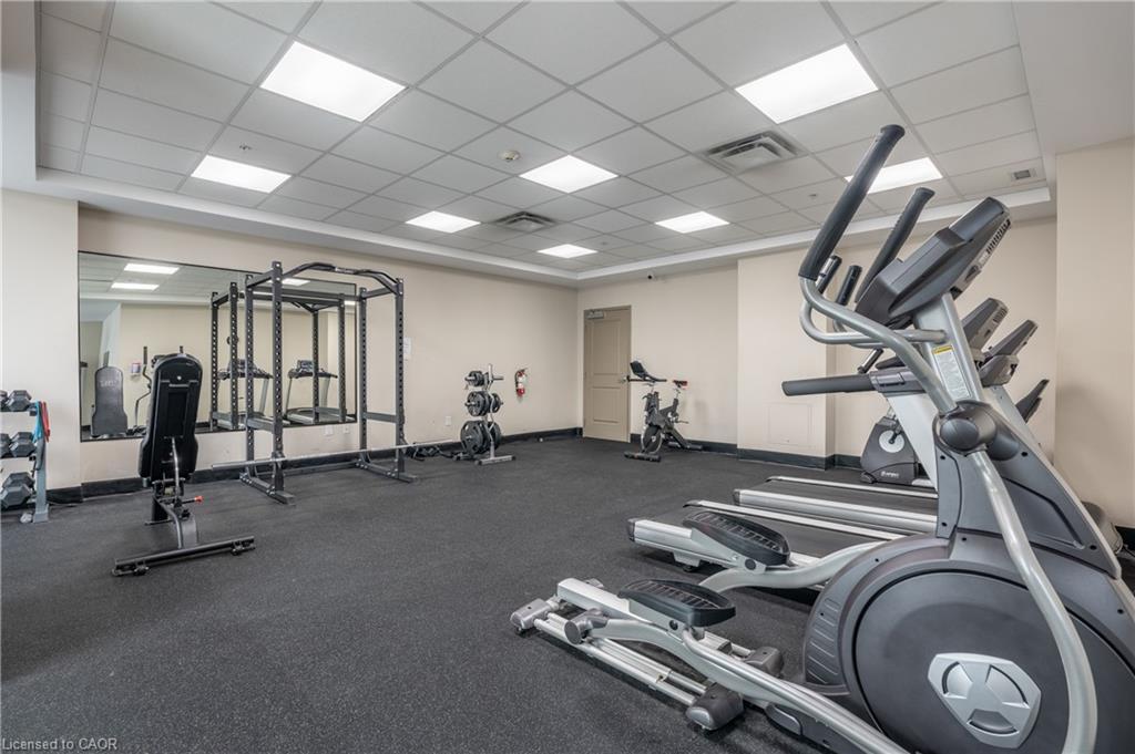 304-85 Robinson Street, Hamilton, ON - Indoor Photo Showing Gym Room